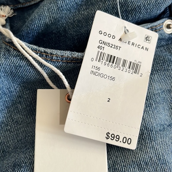 Good American Brand New Shorts - Picture 3 of 4